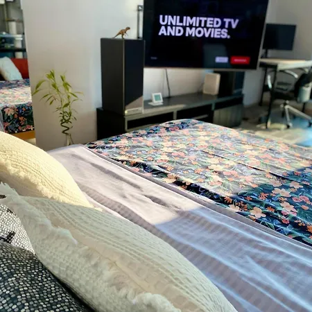 Independence * Бухарест